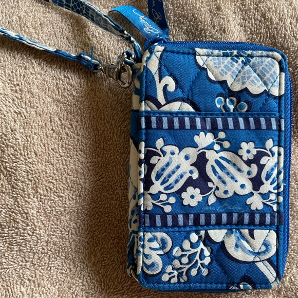 Very Bradley Carry It All Wristlet - Picture 2 of 13